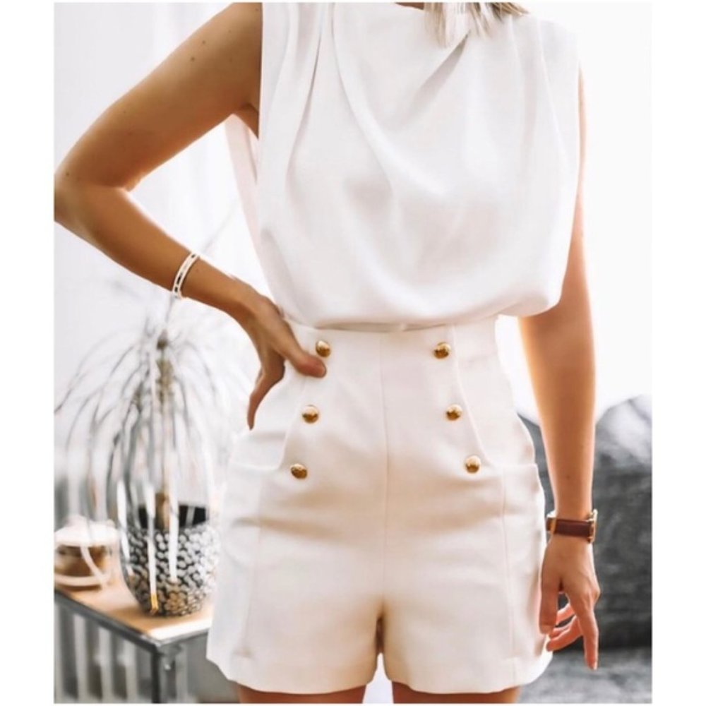Zara Shorts With Gold Buttons in Ecru